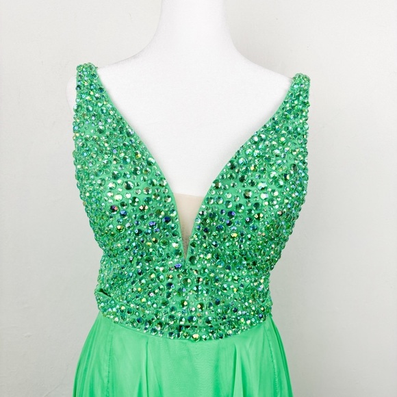 Sherri Hill 51008 Green Rhinestone Embroidered Two Piece Formal Prom Dress Sz 6 - Picture 6 of 13